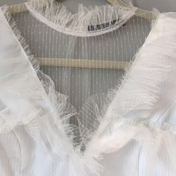 Fun white dress - Picture 5 of 8